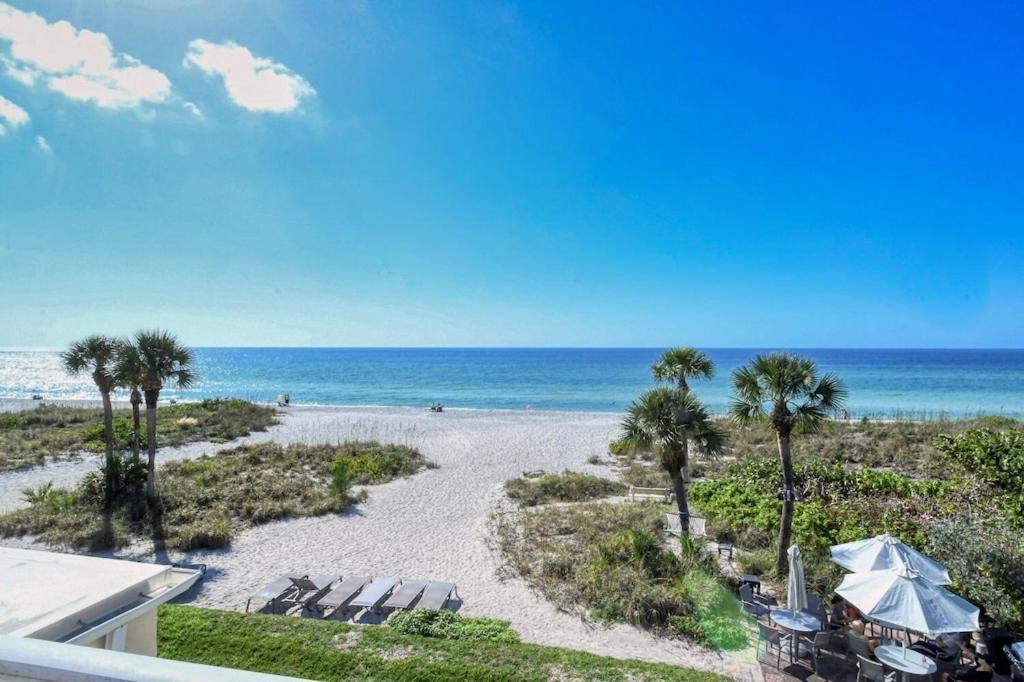 Laplaya 201C Breathtaking Gulf Panorama From This Corner End Unit With A Private Stairway To The Beach ロングボートキー エクステリア 写真